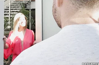 I couldn’t resist but give this hot blonde naked babe some of my cock after her massage