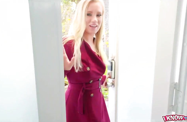 My new stunning girlfriend wants me to fuck her ass on our second date