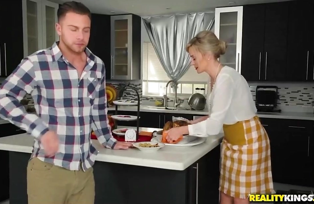 Sexy girl brings her new boyfriend to her dad’s place for Thanksgiving!
