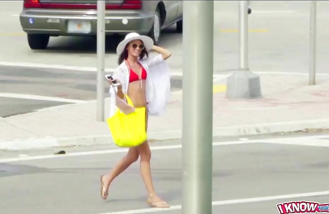 I was spying on this internet celebrity and the sexy babe made a lifelong fan out of me!
