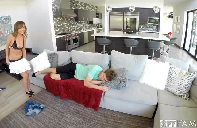My stepsis found me sleeping in the living room and decided to suck my dick!
