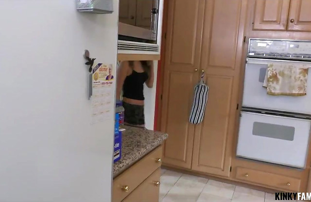 There was nothing to eat so I ate my sister’s pussy