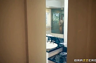 Who better to teach me how to fuck than my sexy stepmom?