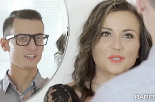 Stepmom makes her stepdaughter’s grades better with a threesome with her teacher!