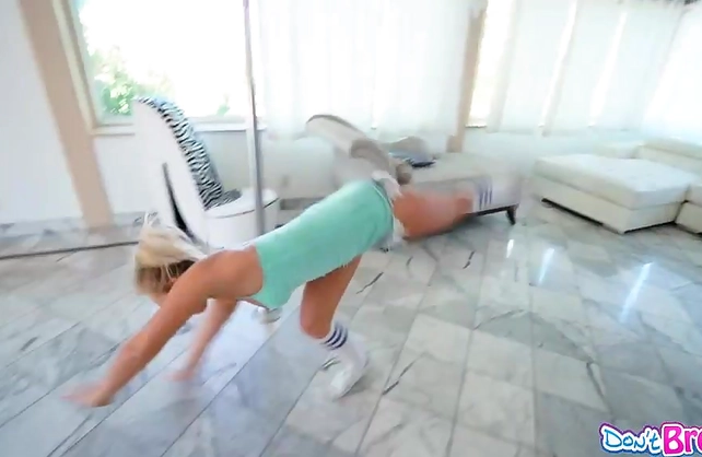 Petite cheerleader who loves huge cocks!