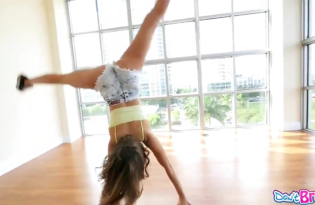 Crazy teen shows amazing sex positions after her dance class