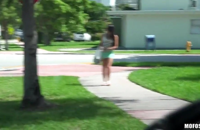 Fucking this sexy stranded teen after picking her up on the street