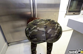 Maid with naked ass cleans the house because she will be paid for it
