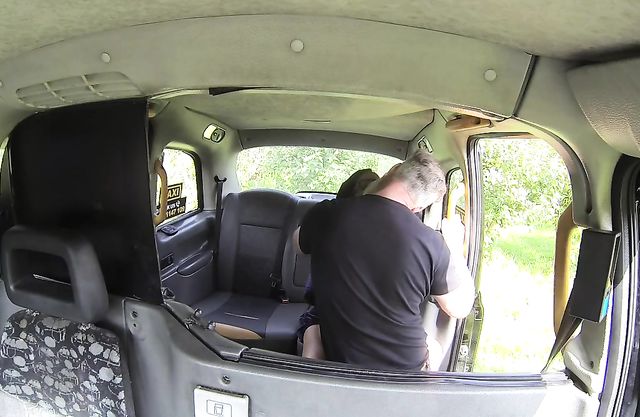 Mysterious taxi driver penetrates naked brunette girl in backseat