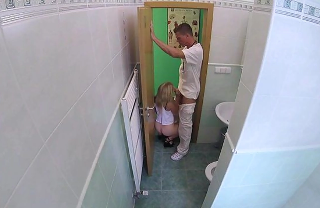 Doctor gives naked girl an indescribable satisfaction fucking her pussy