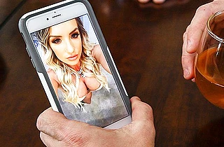 Married girl sends naked pictures to hubby's friend inviting him for fuck