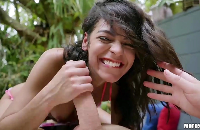 Latina girl meets strange guy and his naked cock visits her cunt soon
