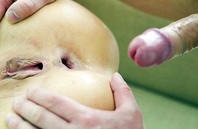 Girl is so naked that man goes hard for her and melts in her cunt