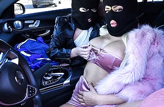 Lesbian robbers with big tits untie hostage who drills naked vaginas