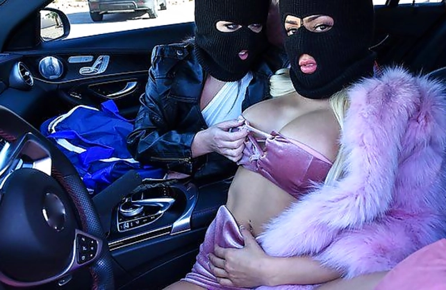 Lesbian robbers with big tits untie hostage who drills naked vaginas