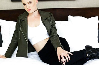 Agent wants to help short-haired girl only after they have naked sex