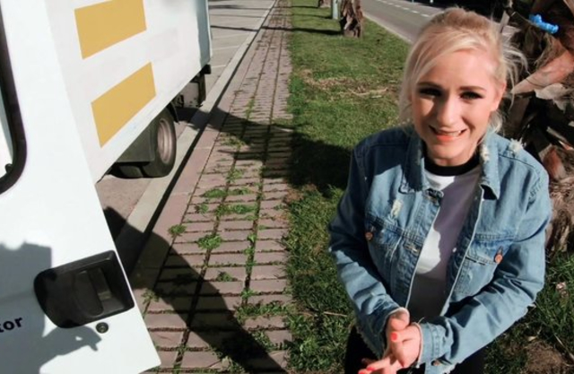 Guy repairs blonde's truck and for that she rewards him with naked sex