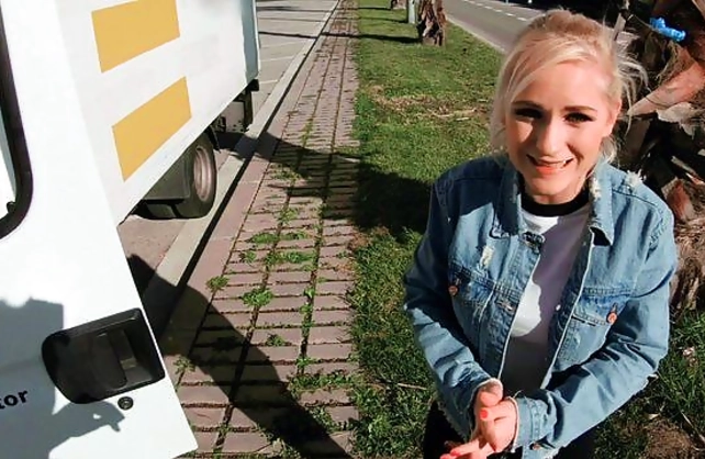Guy repairs blonde's truck and for that she rewards him with naked sex