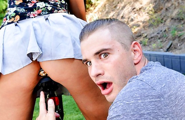 Naked girl with dark hair gets off on being pussy-penetrated outdoors