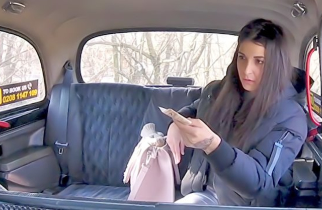 Raunchy taxi driver knows how to convince girl to practice naked sex