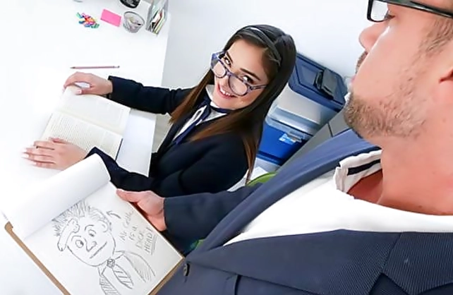 Secretary agrees to be nailed and finds naked truth that boss is big on fucking girls