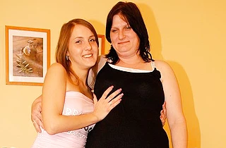 Lesbians are sure that naked sex won't be good if there's no strapon