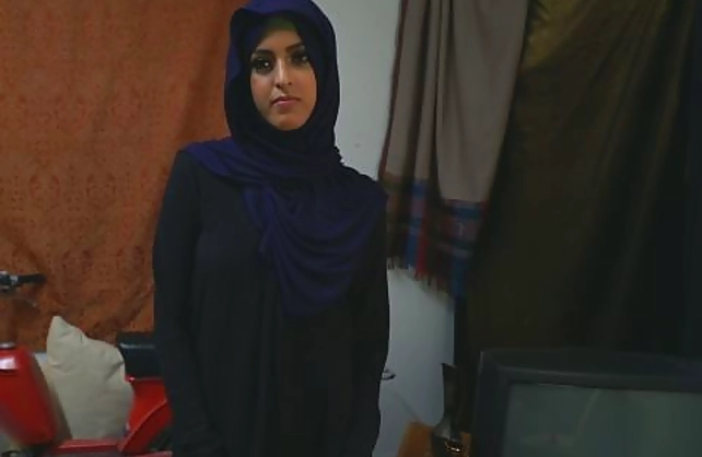Need in money forces beautiful Arab naked girl to have sex with stranger