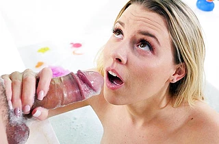 Naked girl with beautiful face forgets about bath in favor of fuck
