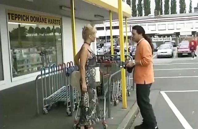 German photographer takes sexy pictures before he fucks older naked girl