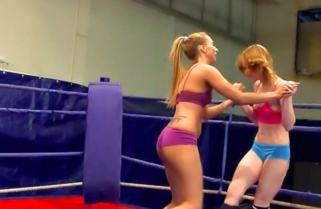 Sexy naked girl with a slender figure enjoys the fight and cunnilingus
