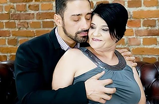 Steamy naked girl called an admirer to have somebody for beautiful sex