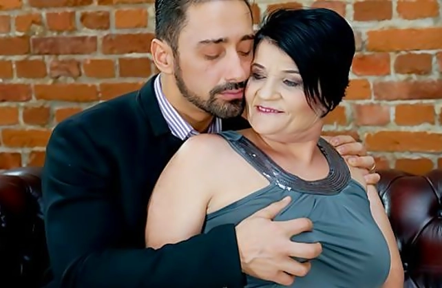 Steamy naked girl called an admirer to have somebody for beautiful sex