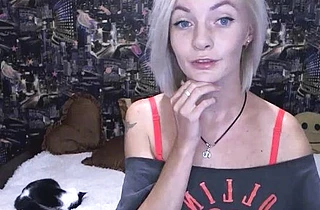 Flirtatious naked girl plays with herself masturbating her hot cherry