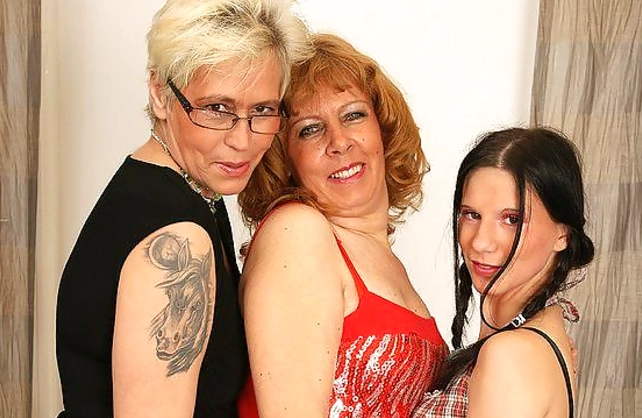 Naked babe wants inviting older porn actresses who pee on one another