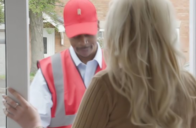 Delivery guy got his hard black rod sucked by a busty naked bombshell