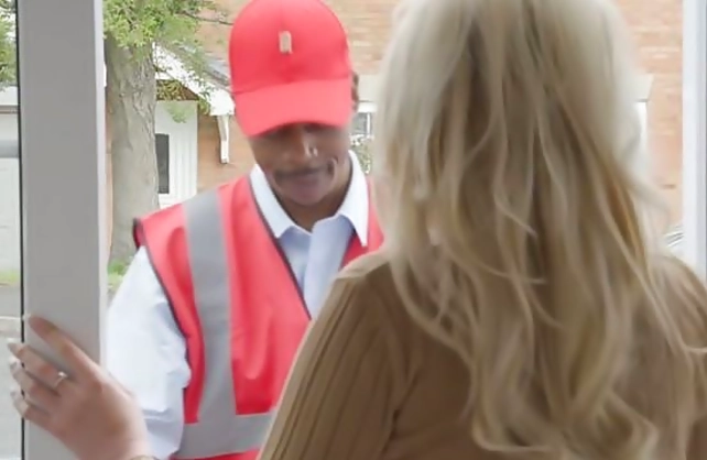 Delivery guy got his hard black rod sucked by a busty naked bombshell