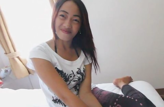 Naked Asian hooker gets penetrated by her customer's throbbing prick