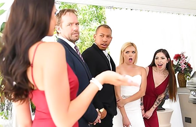 Having sex right before the wedding made the hot naked babe cum