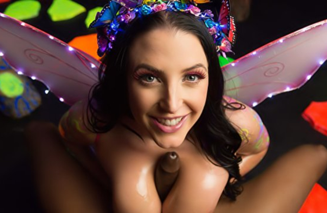 X-rated pornstar gives naked vagina to well-hung black pornographer