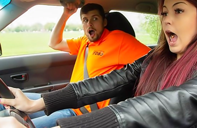 Driving instructor takes a bribe fucking student's naked pussyhole