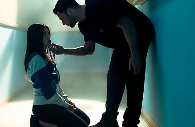 Hot naked Asian babe has hardcore sex with her naughty hung doctor