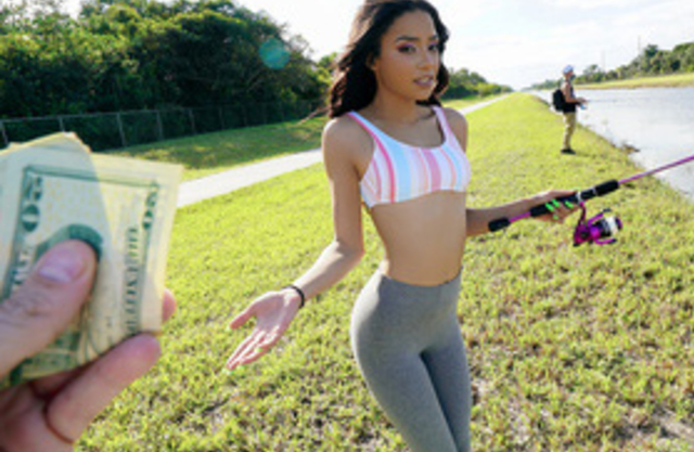 Latina postpones fishing when the stranger offers money for naked sex