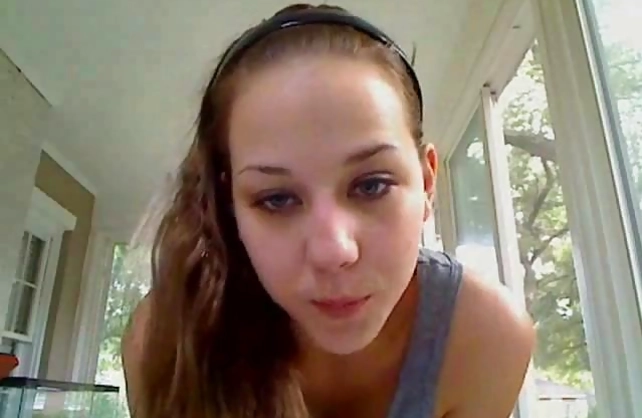 Awesome naked chick is teasing herself till she cums on the balcony