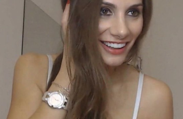 Hot teen in white lingerie is almost naked fucking herself for fans
