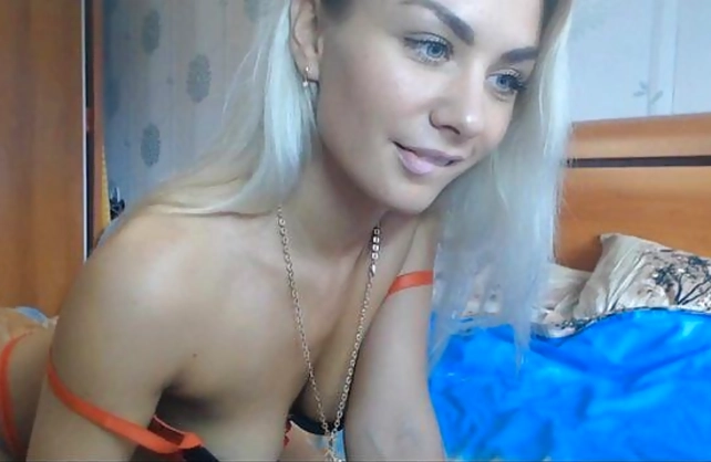 Lovemaking solo takes attractive babe to finger naked pussy and butt