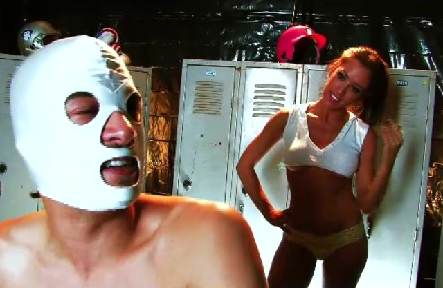 Masked guy catches a naked girl for hot fucking in the locker room