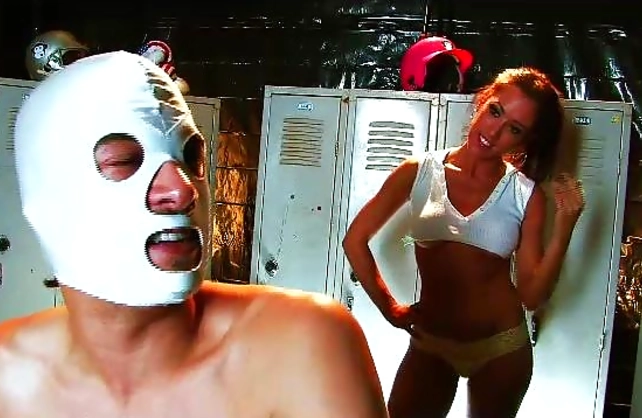 Masked guy catches a naked girl for hot fucking in the locker room