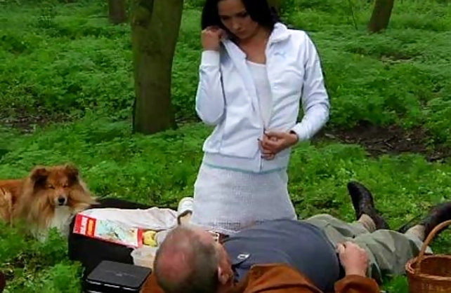 Old guy meets beautiful brunette and has chance to fuck this naked girl