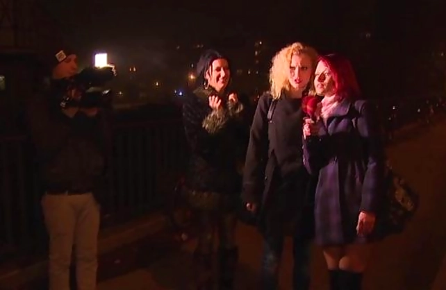 German female reporter looks for guys who want to fuck hot naked girls