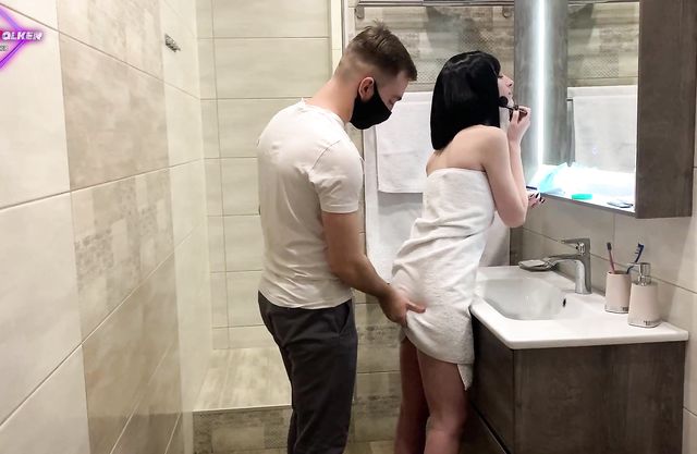 Experience the Ultimate Bathroom Banging - Naked Girl Revealed!